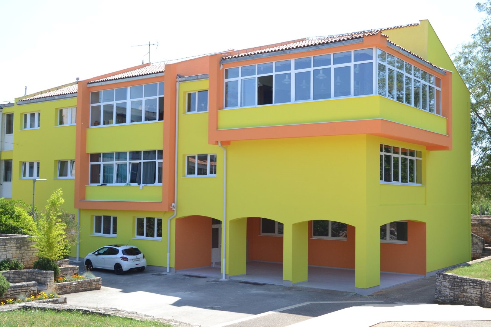 Škole otvaraju vrata novoj školskoj godini 2025/26. Još u padu broj upisanih učenika.